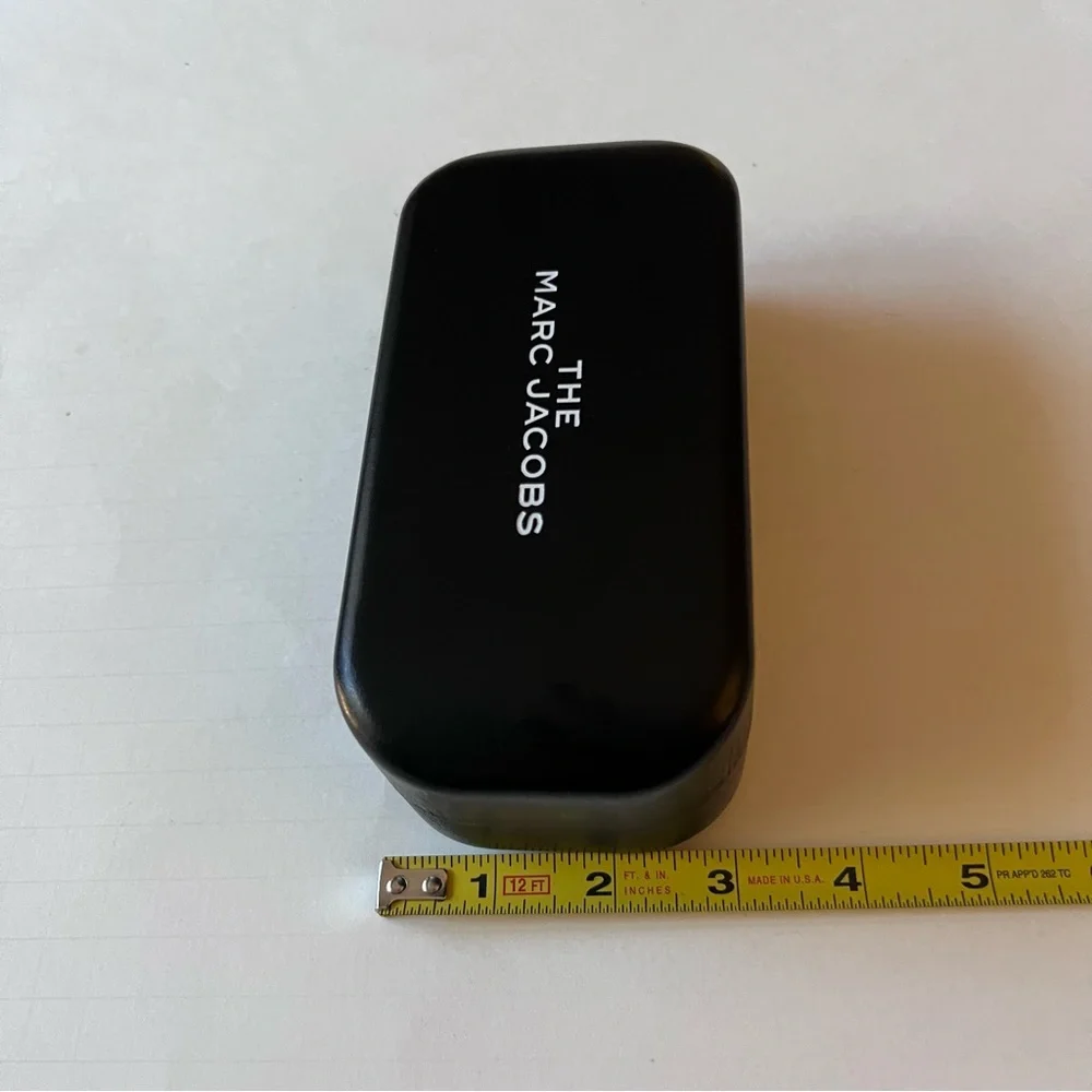 MARC JACOBS LARGE SUNGLASSES CASE WITH CLEANING CLOTH BLACK NEW